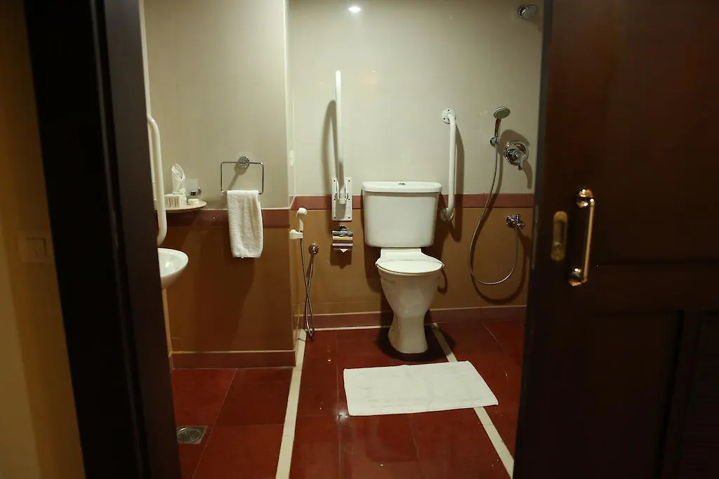 Hotel Airlink Castle Nedumbassery 4*,
